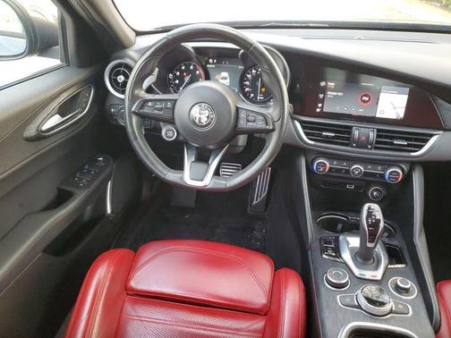 Vesuvio Gray Metallic 2023 Alfa Romeo Giulia Veloce AWD