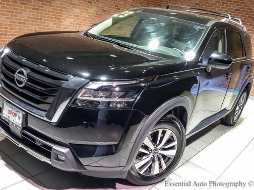 2023 Nissan Pathfinder SL 4WD