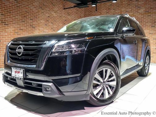 2023 Nissan Pathfinder SL 4WD