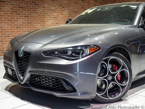 Vesuvio Gray Metallic 2024 Alfa Romeo Giulia Veloce AWD