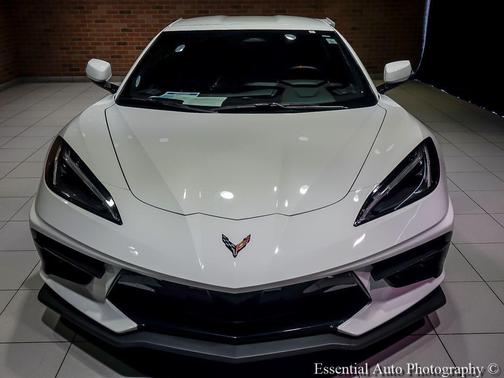 Arctic White 2026 Chevrolet Corvette Stingray w/1LT