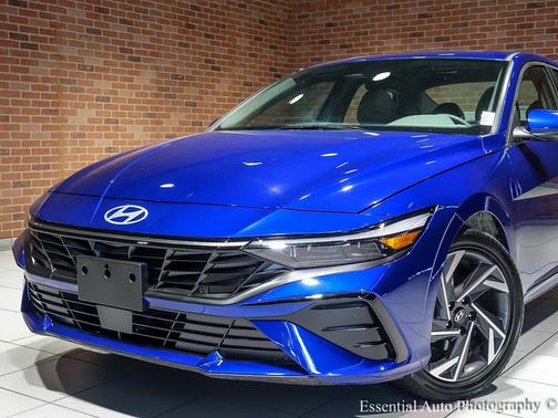 2025 Hyundai ELANTRA SEL