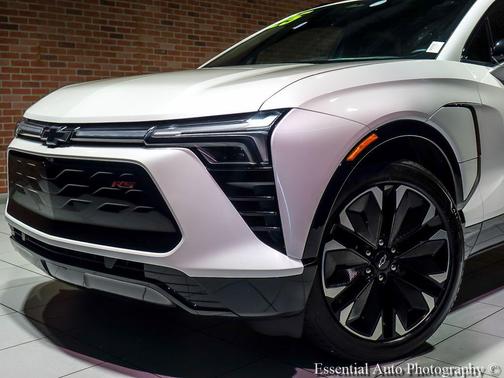 Iridescent Pearl Tricoat 2025 Chevrolet Blazer EV AWD RS