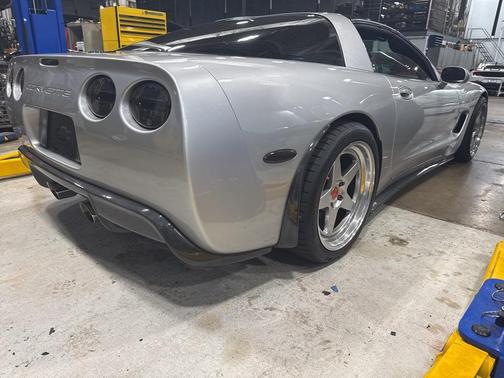 2004 Chevrolet Corvette Base