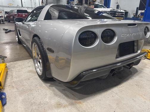 2004 Chevrolet Corvette Base