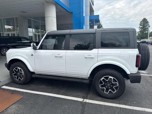2024 Ford Bronco Outer Banks