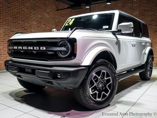 2024 Ford Bronco Outer Banks