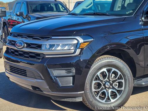 Agate Black Metallic 2024 Ford Expedition XLT
