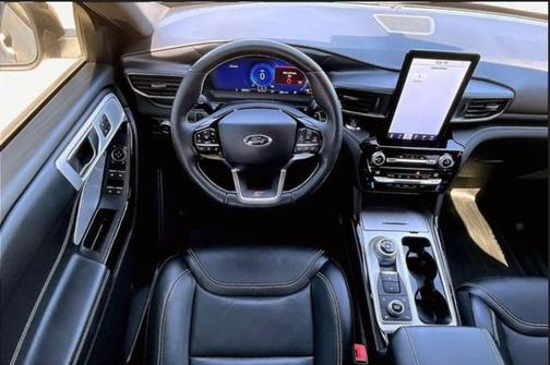 Iconic Silver Metallic 2021 Ford Explorer ST