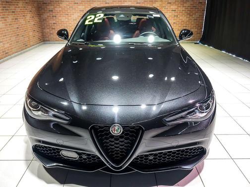 Vulcano Black Metallic 2022 Alfa Romeo Giulia Veloce