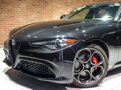 Vulcano Black Metallic 2022 Alfa Romeo Giulia Veloce