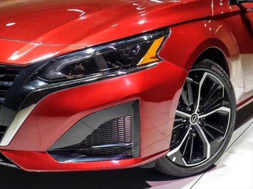 2025 Nissan Altima SR FWD