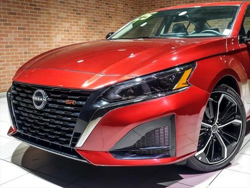 2025 Nissan Altima SR FWD