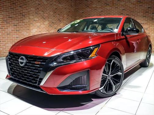 2025 Nissan Altima SR FWD