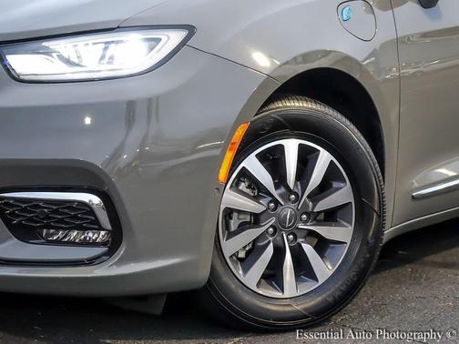 2022 Chrysler Pacifica Hybrid Limited