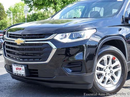 Mosaic Black Metallic 2020 Chevrolet Traverse LS