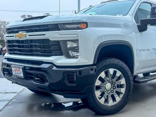 2026 Chevrolet Silverado 2500 Custom