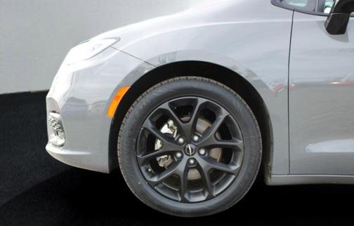 2025 Chrysler Pacifica L