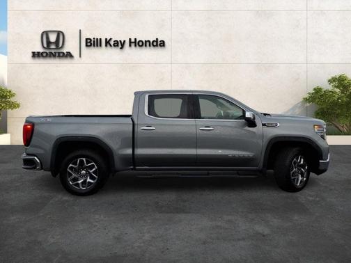 Sterling Metallic 2023 GMC Sierra 1500 SLT