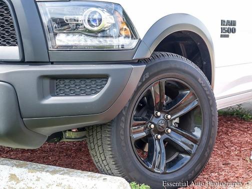 2024 RAM 1500 Classic Warlock Crew Cab 4x4 5'7' Box