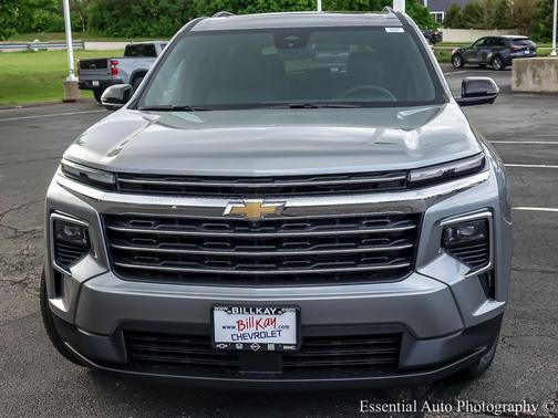 Sterling Gray Metallic 2026 Chevrolet Traverse LT