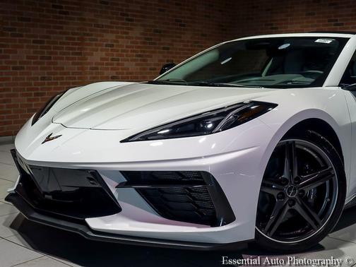 Arctic White 2024 Chevrolet Corvette Stingray w/3LT