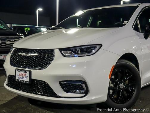 2025 Chrysler Pacifica L