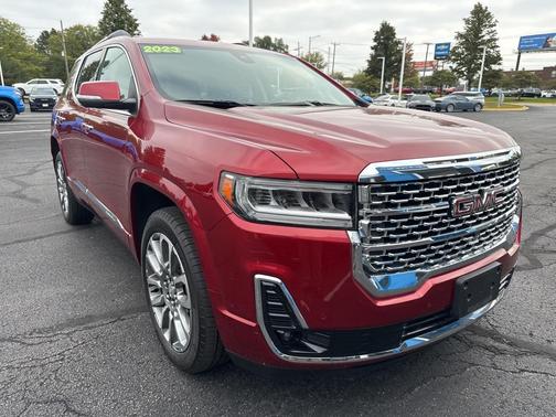 2023 GMC Acadia Denali