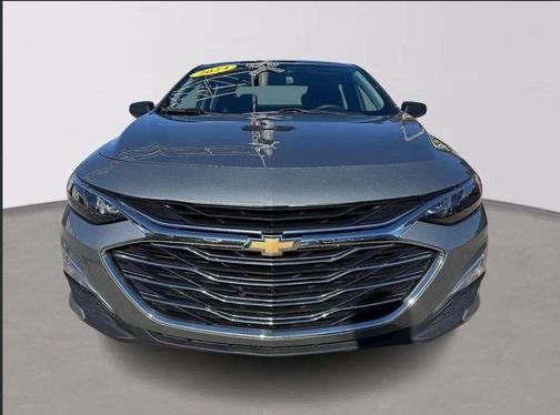 Sterling Gray Metallic 2024 Chevrolet Malibu FWD 1LT