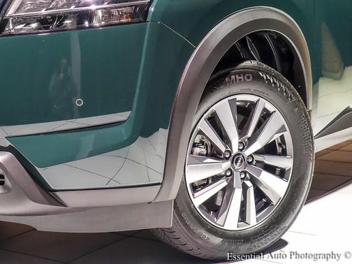 2023 Nissan Pathfinder SL 4WD