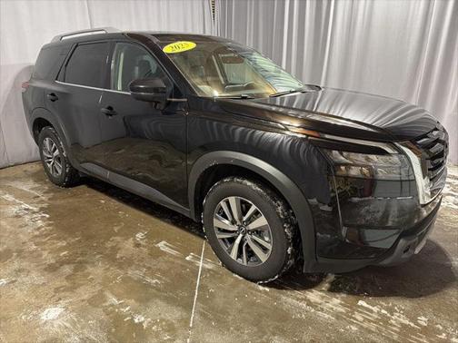 2025 Nissan Pathfinder SL 4WD