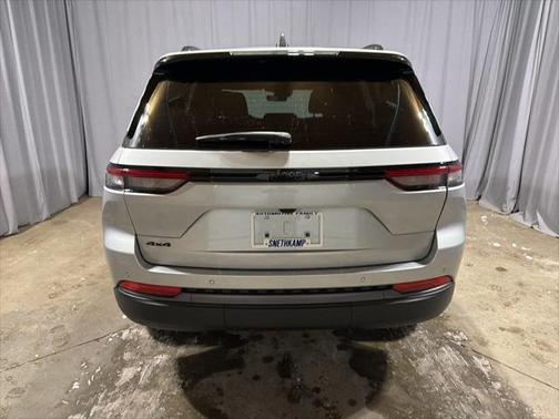 2026 Jeep Grand Cherokee Altitude