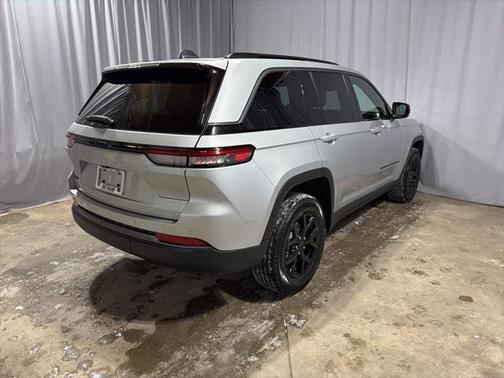 2026 Jeep Grand Cherokee Altitude