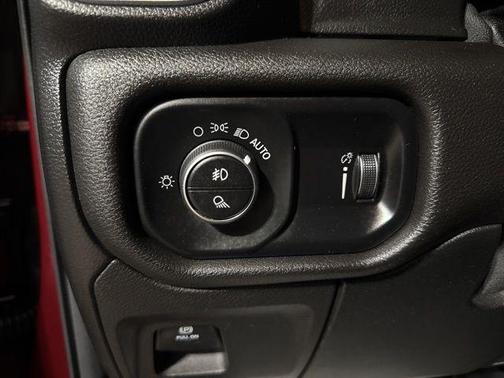 Delmonico Red Pearlcoat 2020 RAM 1500 Big Horn/Lone Star