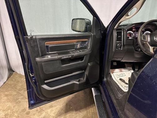 True Blue Pearlcoat 2017 RAM 1500 Laramie