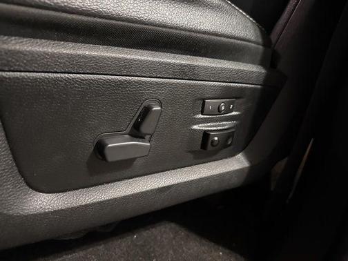 True Blue Pearlcoat 2017 RAM 1500 Laramie