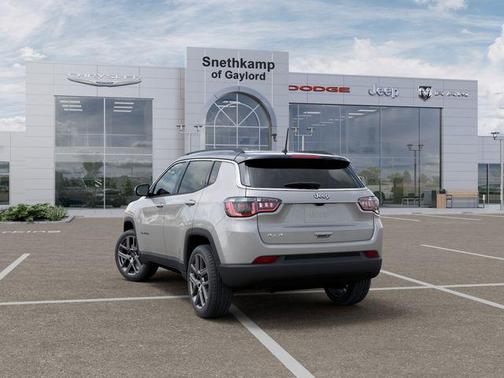 Silver Zynith Metallic Clearcoat 2026 Jeep Compass Limited