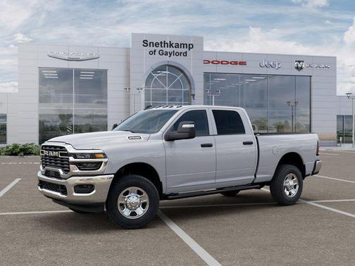 Bright White Clearcoat 2026 RAM 2500 Tradesman Crew Cab 4x4 6'4' Box