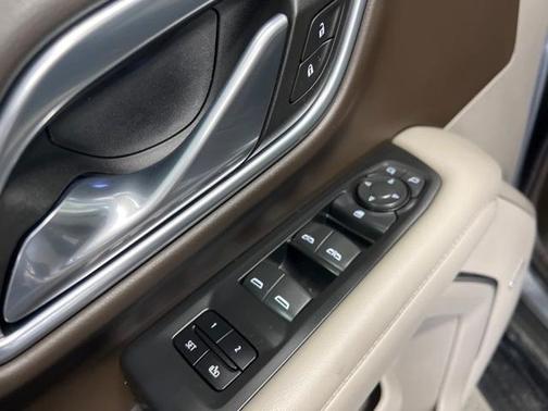 Photo 3 of 44 of 2022 Chevrolet Tahoe LT