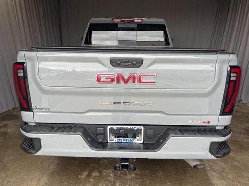 2025 GMC Sierra 2500 AT4