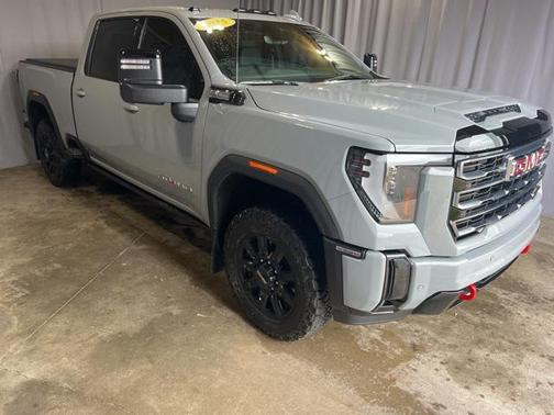 2025 GMC Sierra 2500 AT4