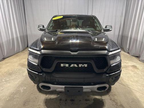Diamond Black Crystal Pearlcoat 2019 RAM 1500 Rebel