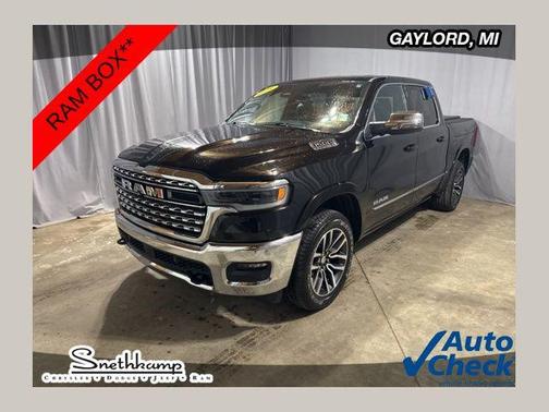 Diamond Black Crystal Pearlcoat 2025 RAM 1500 Limited