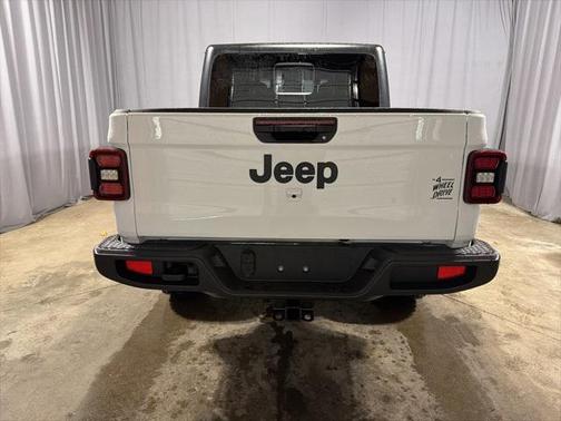 2026 Jeep Gladiator Willys 4x4