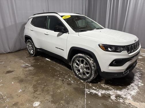 2022 Jeep Compass Latitude Lux