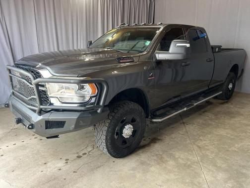 2023 RAM 3500 Tradesman Crew Cab 4x4 8' Box