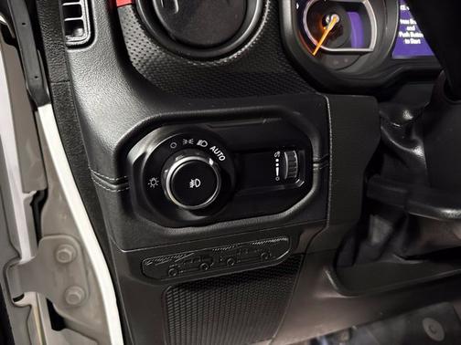 Bright White Clearcoat 2024 Jeep Wrangler Rubicon