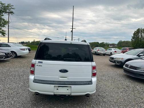 White 2014 Ford Flex SE