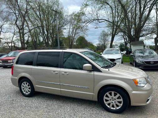 2013 Chrysler Town & Country Touring