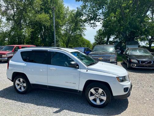 White 2014 Jeep Compass Sport